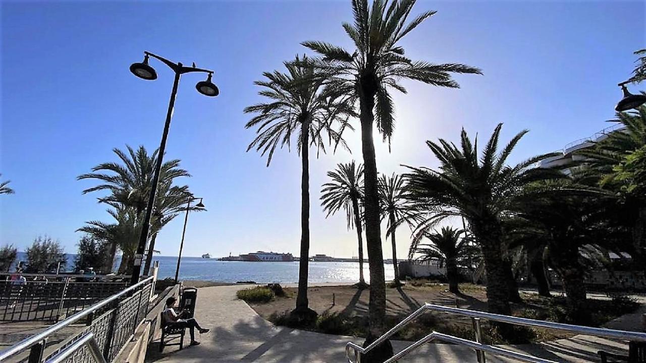 Enjoy The Sea And Pool In Playa De Las Americas Bagian luar foto